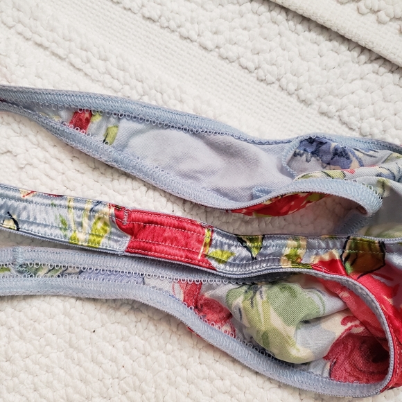 VINTAGE VICTORIA'S SECRET THONG - Picture 3 of 4